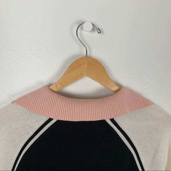 Evelyn & Arthur V-neck Collar Pullover Sweater - Picture 7 of 12